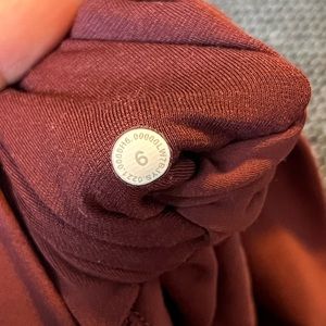 Align 4” Red Merlot Short